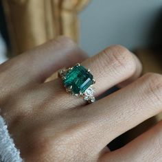 One Of A Kind: Emerald Knightsbridge Diamond Ring in 14K and 18K Gold – Tippy Taste Jewelry