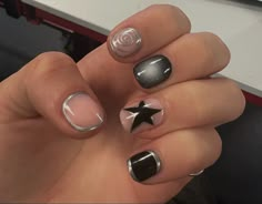 Nails Painted, Punk Nails, Nail Trend, Spring Nail Designs, Edgy Nails, Grunge Nails