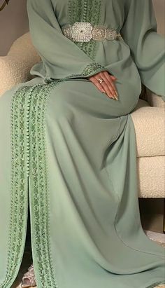 Victorian Dress Gown, Green Kaftan, Beautiful Gown Designs, Moroccan Kaftan