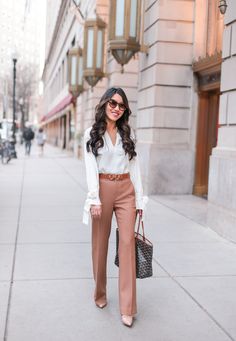 Winter Workwear // Long layers + bow sleeve blouse Extra Petite Best Business Casual Outfits, Winter Workwear, Work Attire Women, Classy Skirts, Makeup Tip, Petite Business Casual, Extra Petite, Trendy Business Casual, Business Casual Work