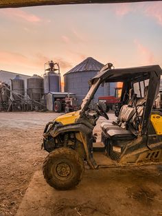 Country Summer Wallpaper, Farming Photoshoot, Agriculture Aesthetic, Texas Wallpaper, Wallpaper Country, Country Core, Grain Bins, Country Food, Country Wallpaper