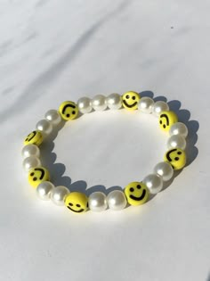 Indie Bracelet Ideas, Ideas Para Pulseras Aesthetic, Ideas Para Pulseras, Ideas Para Hacer Pulseras, Indie Bracelets, Pulseras Ideas, Pulseras Aesthetic, Loom Band Bracelets, Diy Jewlery