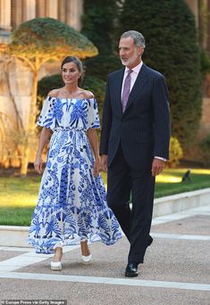 King Felipe Of Spain, Summer Reception, Spanish Queen, Princess Of Spain, Estilo Hippy, Estilo Real, Letizia Of Spain