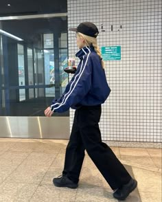 대학생 스타일, Fashion Sketchbook Inspiration, Tactical Wear, Minimalist Fashion Men, Sock Outfits, Stylish Mens Outfits, 가을 패션, City Girl, Fashion Books