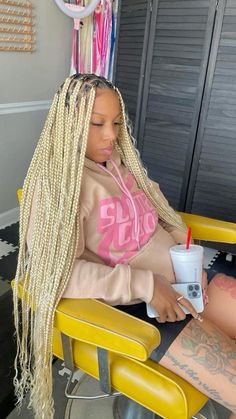 Big Blonde Knotless Braids, 613 Large Knotless Braids, All Blonde Knotless Braids, Large Blonde Knotless Braids, Blonde Knotless Box Braids With Curls, Blond Knotless Braids Black Women, Blonde Braids Black Roots, Large Blonde Knotless Box Braids, Blonde Medium Knotless Braids