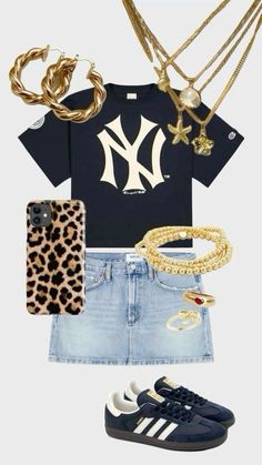 New York Yankees MLB T shirt  15 EASY AND SIMPLE SUMMER OUTFIT IDEAS  Shirt Outfit Ideas  Top Sellers Easy 30 day return policy Simple Summer Outfits, Summer Fashion Outfits, Looks Style