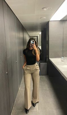 Business Casual Inspo Summer, Skirt Work Outfits Women Summer, Formal Pants Outfit Women, Work Baddie, Library Outfits, European Wardrobe, Real Estate Outfits, Girl Boss Outfit