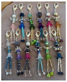 a bunch of charms that are laying on the ground