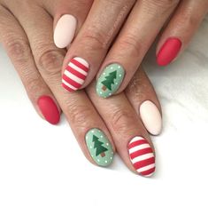 Matte Christmas nails, simple, stripped @Nailsby_Kimberlin Matte Christmas Nails, Fun Christmas Nails, Christmas Nails Simple, Paws And Claws, Nails Simple, Nail Polish Designs, Christmas Nail Designs, Hot Nails, Christmas Nail