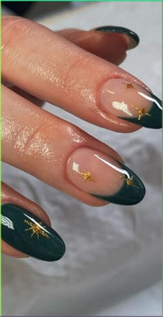 Check out these winter-inspired Korean nail art designs to pick you up and help you beat the winter blues! Green September Nails, Autumnal Nail Art, Fall Summer Nails, Gel X Nail Inspo Almond, Fall Themed Acrylic Nails, Fall Autumn Nail Designs, Pretty Elegant Nails, Fall Blooming Gel Nails, Nail Ideas 2024