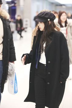 Fashion Idol, Cara Delevingne, Kim Jisoo, Kpop Outfits, Stage Outfits, Kpop Fashion, Winter Looks