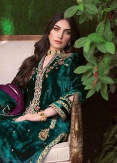 Pakistani Kameez, Velvet Pakistani Dress, Velvet Kurta, Emerald Velvet, Zardozi Embroidery, Velvet Dress Designs, Salwar Dress, Atif Aslam, Velvet Dresses