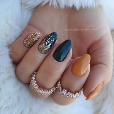 Fall Manicure Ideas Almond Shape, Thanks Giving Nails Color, September And October Nails, Acrylic Nails Autumn 2023, Fall Anc Nail, Thanksgiving Nails Fall Almond, October 2023 Nail Trends, September 2023 Nail Ideas, Cute Fall Nails 2023