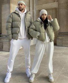 wedding guest couple outfit ideas Matchy Outfit Couple Casual, Matchy Outfit Couple, Matching Couple Outfits, Winter Outfits Men, Couple Matching