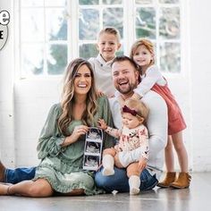 Erin Paine, Erin Bates, Carlin Bates, Whitney Bates, Baby Announcement Photoshoot, Grey Anatomy