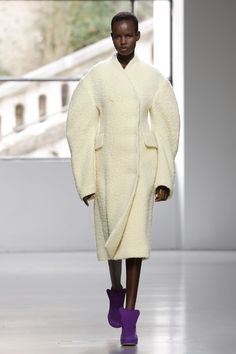 Autumn Winter 2023, Fashion Silhouette, 2023 Collection, Runway Collection, Winter 2023, Fall 2023, Short Coat, Fashion House, Short Jacket