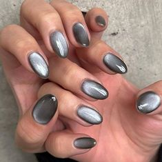 Cat Eye Nails Polish, August Nails, Eye Nail Art, Chrome Nails Designs, May Nails, Classic Party, Dip Nails, Gray Nails, Uv Nails