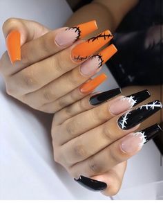 #nails #cutenails #halloween #spooky #spookyseason #halloweennails #coffin #coffinnails #longnails Horror Nails, Holloween Nails, Unghie Nail Art, Art Designs Ideas, Halloween Acrylic Nails, Fall Acrylic Nails, Long Acrylic Nails Coffin, Black Nail Designs, Black Nail