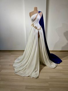 Goddess Gown Greek, Greek Royalty Aesthetic, Greek Goddess Outfit Ideas, Ancient Rome Dress, Ancient Rome Outfits, Godly Dresses, Greek Goddess Aesthetic Outfits, Ancient Greece Dress, Diy Ball Gown