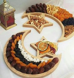 Nov 112019This Pin was discovered by Jenan QouqaDiscover (and saveyour own Pins on Pinterest Ramadan Table Setting, Ramadan Table Decor, Bon Ramadan, Ramadan Recipes Iftar, Plats Ramadan