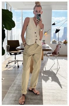 Olympia Gayot, J Crew Outfits, Annie Hall, Smart Casual Women, Work Outfits Women Summer, Cool Summer Outfits, Causal Outfits, Vintage Vest, Spring Summer Trends