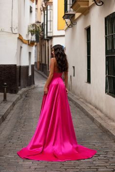 Satin Gowns, Formal Evening Wear, Satin Dress Long, Pink Prom, Wedding Dresses For Girls, Prom Formal, Maxi Robes, Satin Gown, Colored Wedding Dresses