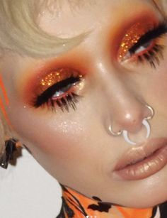 Punk Makeup Looks, Face Halloween Makeup, Funky Makeup, Luminous Foundation, Orange Makeup, Halloween Makeup Inspiration