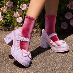 Lace It Easy | Pink Lace Block Heel Shoes | Iconic by Irregular Choice Irregular Shoes, Quirky Shoes, Art Shoes, Irregular Choice Shoes, Platform Shoes Heels, Dr Shoes, Lace Heels, Irregular Choice, Platform Mary Janes