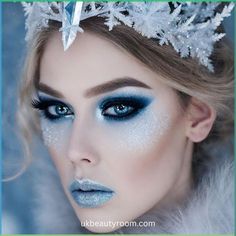 Snow Queen Makeup Halloween, Ice Elf Makeup, Frost Makeup, Snow Queen Makeup, Ice Makeup, Makeup Looks Winter, Frozen Makeup, Ice Queen Makeup, Ice Queen Costume