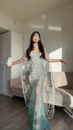 H Y N X on Instagram: "Mermaid Halloween costume inspo 🔱 . . . . . #halloween #halloween2024 #halloweencostume #halloweenmakeup #mermaid #mermaidlife #mermaidcostume #mermaidcore #mermaiddress" Mermaid Costume Aesthetic, Dark Siren Costume, Mermaid Inspired Outfits, Siren Halloween Costume, Siren Cosplay, Mermaid Shell Top, Mermaidcore Aesthetic, Homemade Mermaid Costumes, Mermaid Outfits