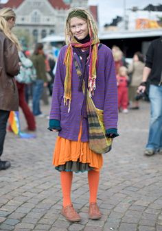 . Hel Looks, Clown Dress, Finnish Fashion, Interesting Outfits, Street Style Blog, Hippie Girl, Layered Fashion, Hippie Outfits