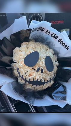 Cute Jack Skellington, Jack Halloween, Dating Anniversary Gifts, Christmas Hand Painted, Flower Boquet, Scary Skull, Eternal Flower, Luxury Flower Bouquets, Christmas Bouquet