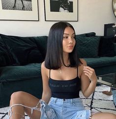 Long Bobs 2023, Collarbone Length Haircut For Thick Hair, Short Hair Latina Haircuts, Short Haircuts For Women With Straight Hair, Black Mid Length Hair, Short Hair Cuts For Women Shoulder Length Round Faces, Shoulder Length Haircut Straight, Mid Length Hair Cuts, Shoulder Length Hair Straight