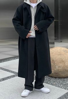 Black Coat Outfit Winter, Long Coat Outfits, Black Trench Coat Men, Casual Trench Coat Outfit, Mens Wool Overcoat, Black Coat Outfit, Coat Outfit Casual, Mantel Outfit, Long Coat Outfit