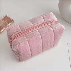 Brand Name: PURDOREDMain Material: furOrigin: CN(Origin)Item Width: 10cmStyle: FashionMaterial Composition: furPattern Type: SolidClosure Type: zipperModel Number: F66107Item Height: 10.5cmItem Length: 17Item Type: Cosmetic CasesShape: BoxItem Weight: 50gitem name: soft fur makeup bagmaterial: fursize: 17*10.5*10 cmcolor: 3 colorsdropshipping: yespackage: 1 pc Y2k Purse, Cute Makeup Bags, Pink Travel, Large Makeup Bag, Y2k Accessories, Small Cosmetic Bags, Aesthetic Cute, Pencil Bags, Toiletry Bag Travel