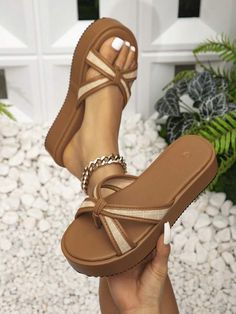 Best Sandals For Men, Comfy Footwear, Girls Footwear, Dinner Dresses, Beautiful Slippers, Alat Makeup