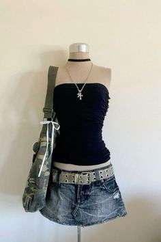 Halter Vest Outfit Y2k, Fits With Denim Skirt, Emo Outfits Summer, Outfits Grunge Y2k, Korn Concert Outfit, Summer Emo Outfits, Emo Summer Outfits, Emo Summer