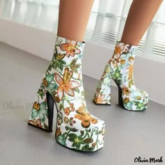 Olivia Mark - Vintage Chunky High-Heeled Martin Booties with Patterned Design Short Ankle Boots, Club Office, Chunky Heel Ankle Boots, Womens Chunky Heels, Chunky High Heels, Platform Ankle Boots, Shoes Heels Pumps, Martin Boots, Pretty Shoes