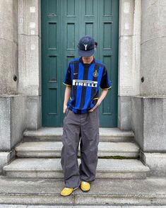 Inter Milan Retro Jersey, Blockcore Outfit Men, Retro Soccer Jersey Outfit, Mens Jersey Outfit, Baggy Jersey Outfit, Soccer Jerseys Outfit, Football Jerseys Outfit, Soccer Jersey Outfit Men Fashion