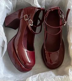 Chunky Heels Aesthetic, Doll Heels, College Wardrobe, Pretty Shoes, Dream Shoes, Looks Style