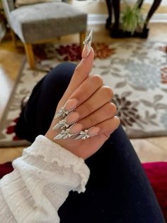 @AngieDiors Prom Stilleto Nails, Chrome Stiletto Nails Designs, Y2k Stilletos Nails, Chrome Bow Nails, Christmas Stiletto Nails Designs, Stilleto Nails Long Designs, Stiletto Nails Y2k, Stiletto Chrome Nails, Winter Stiletto Nails Designs