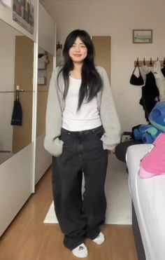 Outfit With Black Long Skirt, Outfit Ideas Black Pants, New York Fits, Airport Fits, Glo Up, Everyday Fashion Outfits, Tomboy Style Outfits, Casual Chic Outfit, Swaggy Outfits