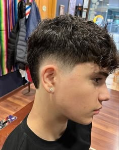 Guy Haircuts For Thinning Hair, Mid Split Hairstyles Men, Mid Burst Fade Haircut, Men’s Summer Hairstyles, Low Burst Fade Straight Hair, Edgar Burst Fade, Burst Fade Wavy Hair, Low Burst Fade Haircut Mullet, Burst Fade Fringe