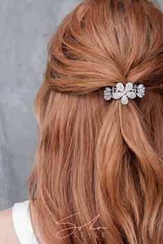 Super Simple Half Up Half Down Hairstyles, Selling Hair, Soho Style, Going Gray, Hoco Hair, Half Up Hair, Hair Stuff, Flower Accessories, Everyday Hairstyles