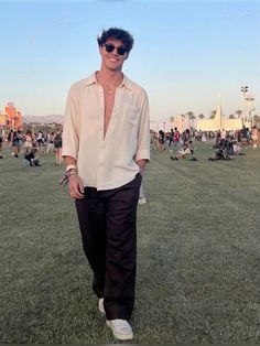 Party Outfit Men, Festival Outfits Men, Shirt Outfit Men, Minimalist Fashion Men, Mens Summer Outfits, Mens Casual Outfits Summer