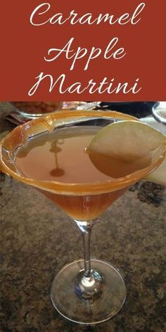 Apple Martini Recipe, Caramel Apple Martini, Recipes Winter, Martini Party, Coctails Recipes, Apple Martini, Martini Recipe, Martini Recipes