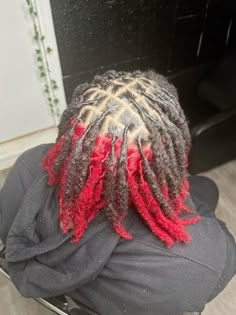 Skunk Stripe Dreads, Purple Skunk Stripe, Cute Dread Hairstyles, Skunk Stripe Locs, Dreadlocks Styles For Women, Locs Dyed, Locs Colors, Dude Outfits, Girl Locs