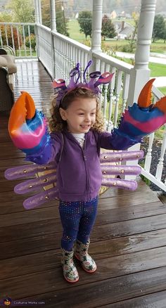 Tomatoa Crab Costume Diy, Tamatoa Cosplay, Tamatoa Costume Moana, Te Ka Costume, Tamatoa Costume, Gold Glitter Spray Paint, Crab Costume, Animal Costumes For Kids, Excited Face