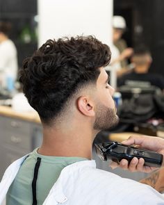 Low Drop Fade Wavy Hair, Mexican Fade Haircut, Bulky Drop Fade Men, Bulky Drop Fade Haircut, Low Fade Textured Top, Mens Drop Fade, Bulky Drop Fade, Drop Fade Curly Hair, Fade With Curly Hair