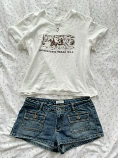 Overall Fits Summer, Summer Outfits Aesthetic 2024, Summer 2000s Outfits, 2000 Summer Outfits, Summer 2000 Outfits, Summer Outfits 2000s Style, Dream Clothes Summer, Summer Downtown Outfits, 2000s Summer Outfits